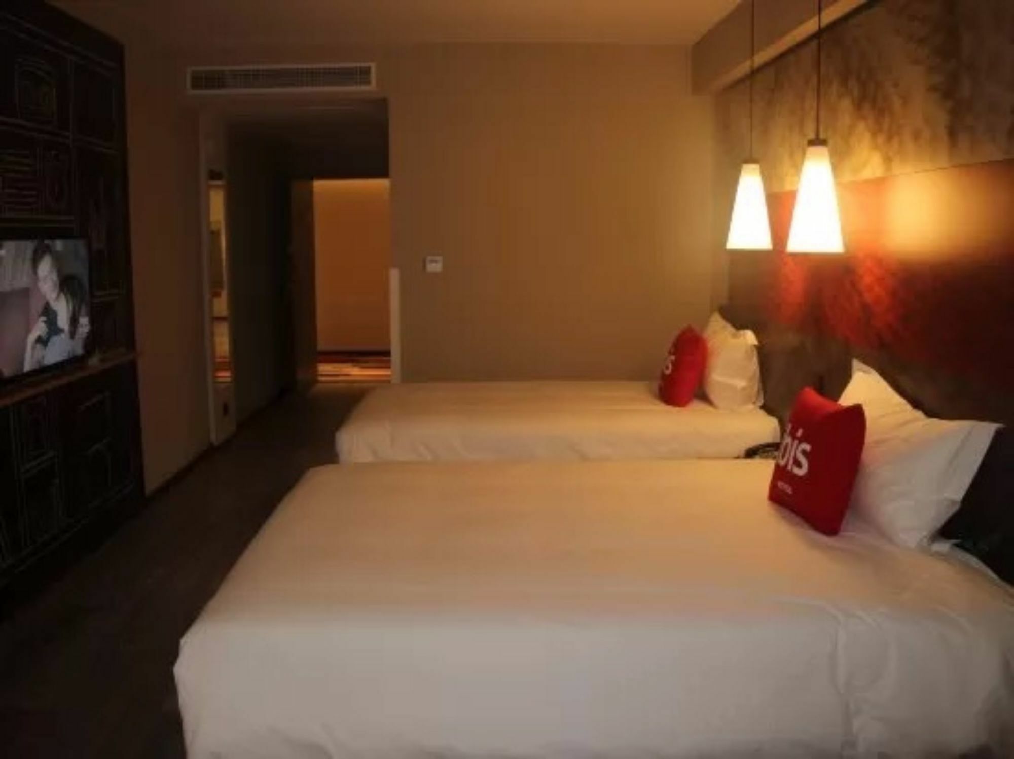 Ibis Dujiangyan Hotel Чэнду Экстерьер фото