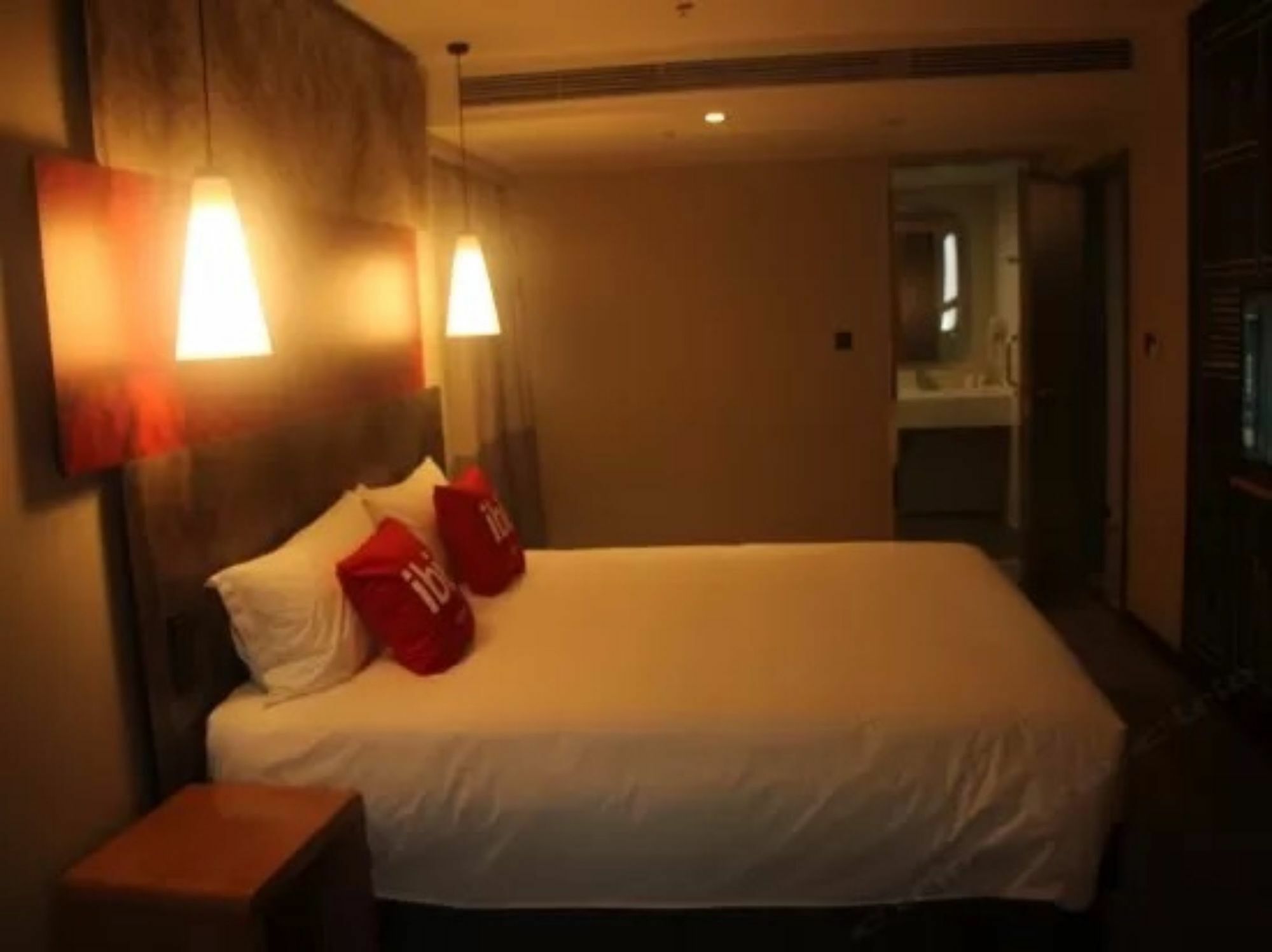 Ibis Dujiangyan Hotel Чэнду Экстерьер фото