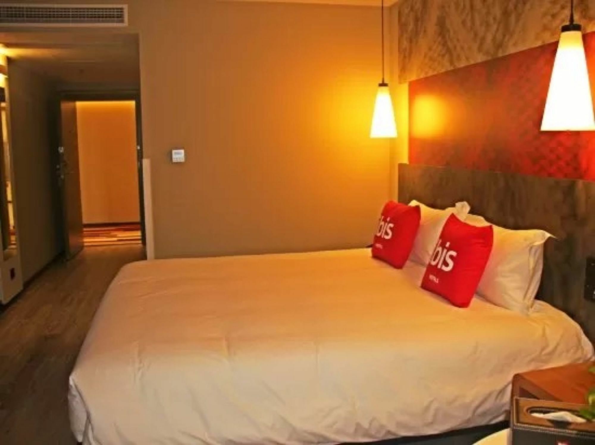 Ibis Dujiangyan Hotel Чэнду Экстерьер фото