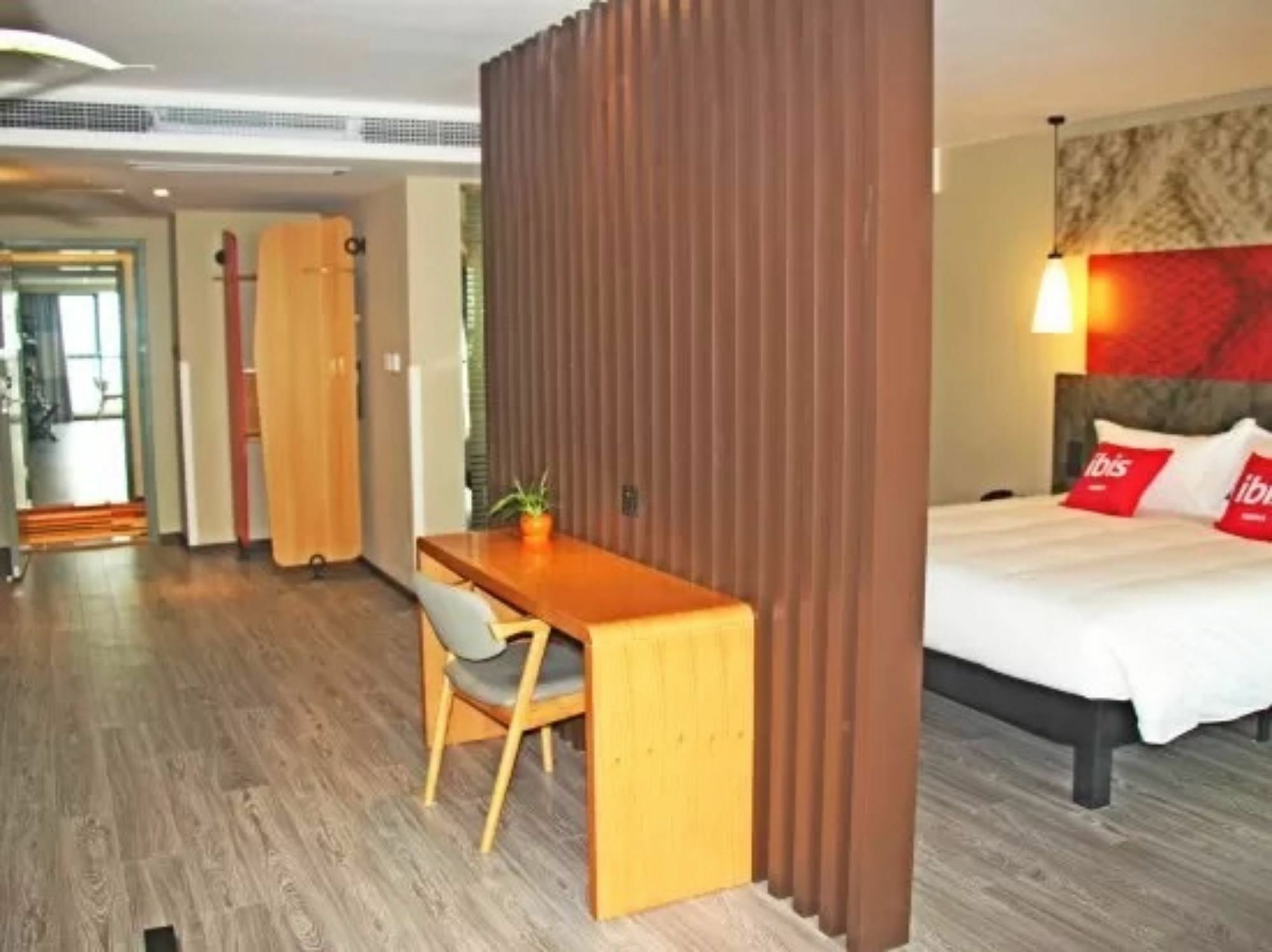 Ibis Dujiangyan Hotel Чэнду Экстерьер фото