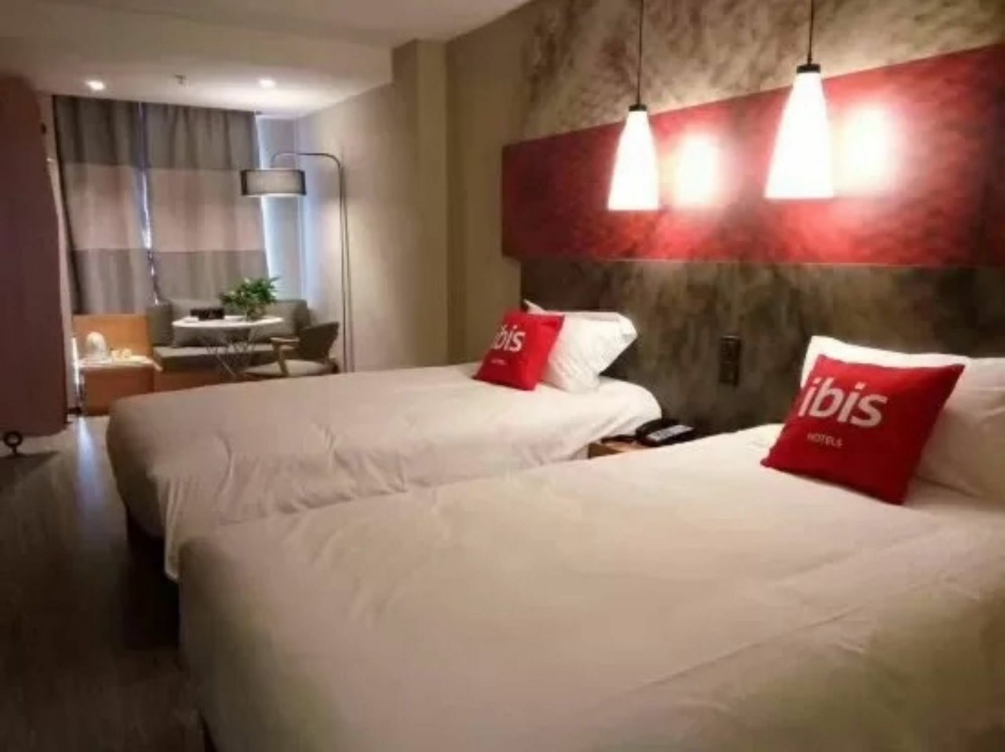 Ibis Dujiangyan Hotel Чэнду Экстерьер фото